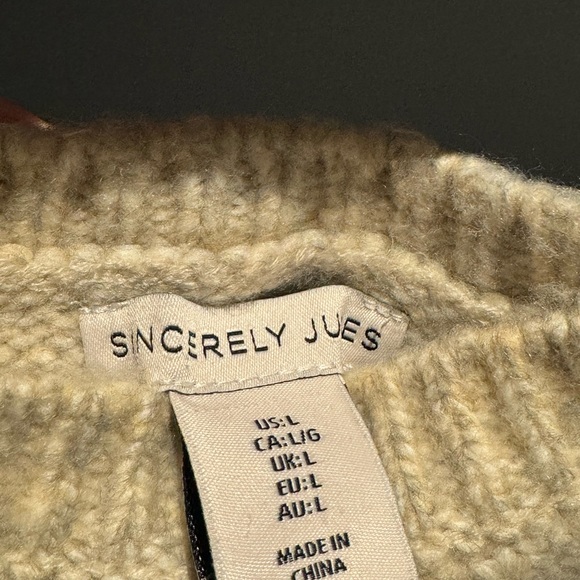 Sincerely Jules Vest - Picture 2 of 4